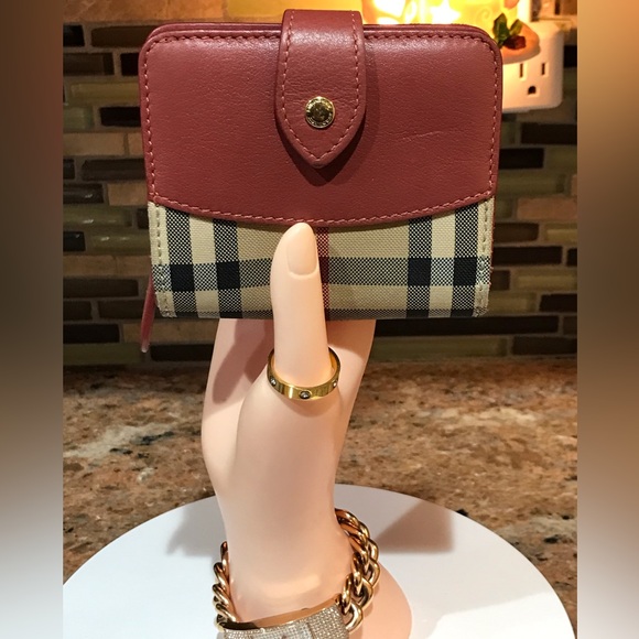 Burberry Signature Nova Check Bifold Wallet ๐๐ฅ - Picture 3 of 17